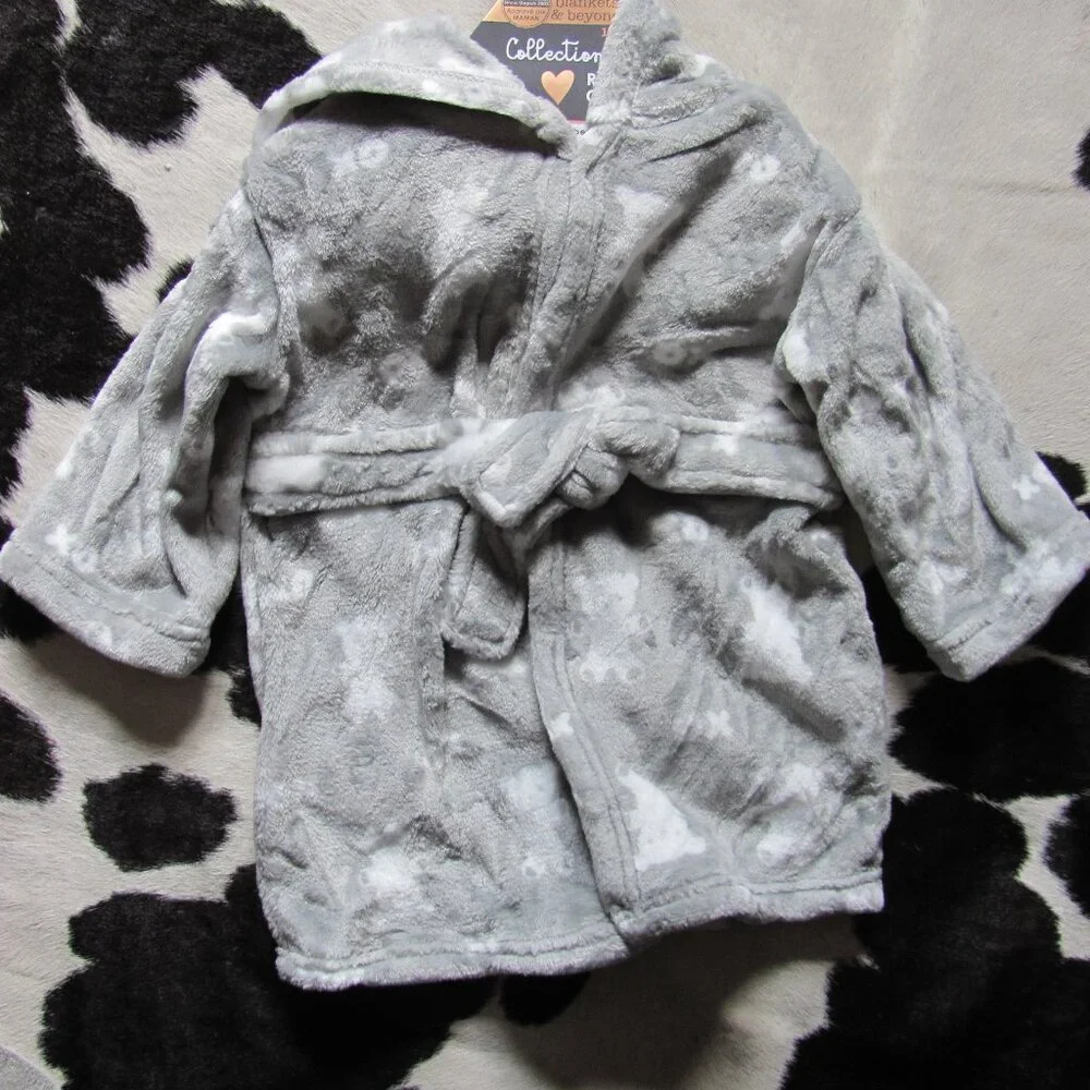 BLANKETS & BEYOND KIDS VELOUR ROBE NWT 12M+ NWT
